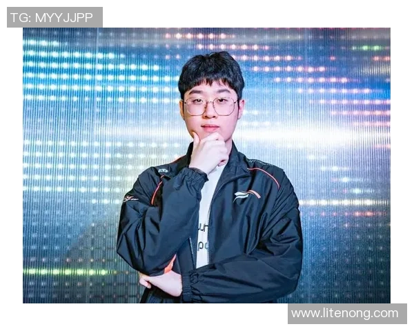 掌控雷霆之力玩转Zeus上单，打破传统战术的全新玩法解析