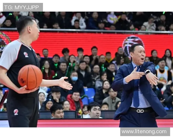 吉林九台农商行迎战四川金强争夺篮球赛季首胜的关键之战 吉林九台农商行迎战四川金强争夺篮球赛季首胜的关键之战
